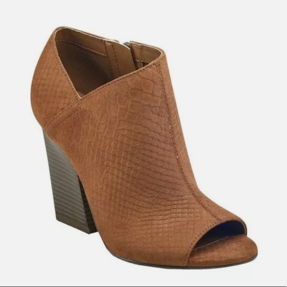 Indigo Rd. Ivory2  Brown Block Heel Ankle Boots Size 8.5